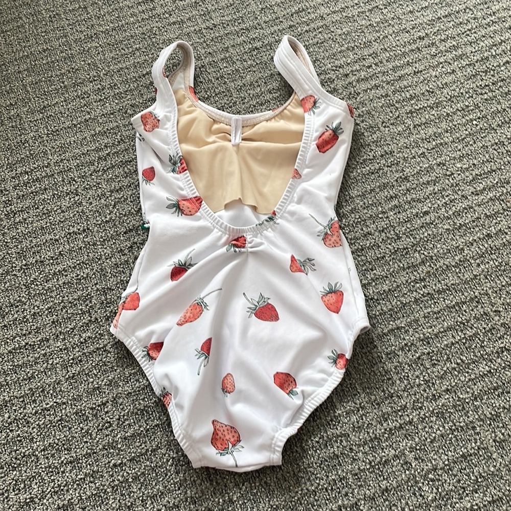 Strawberry Luckyleo - Picture 2 of 3